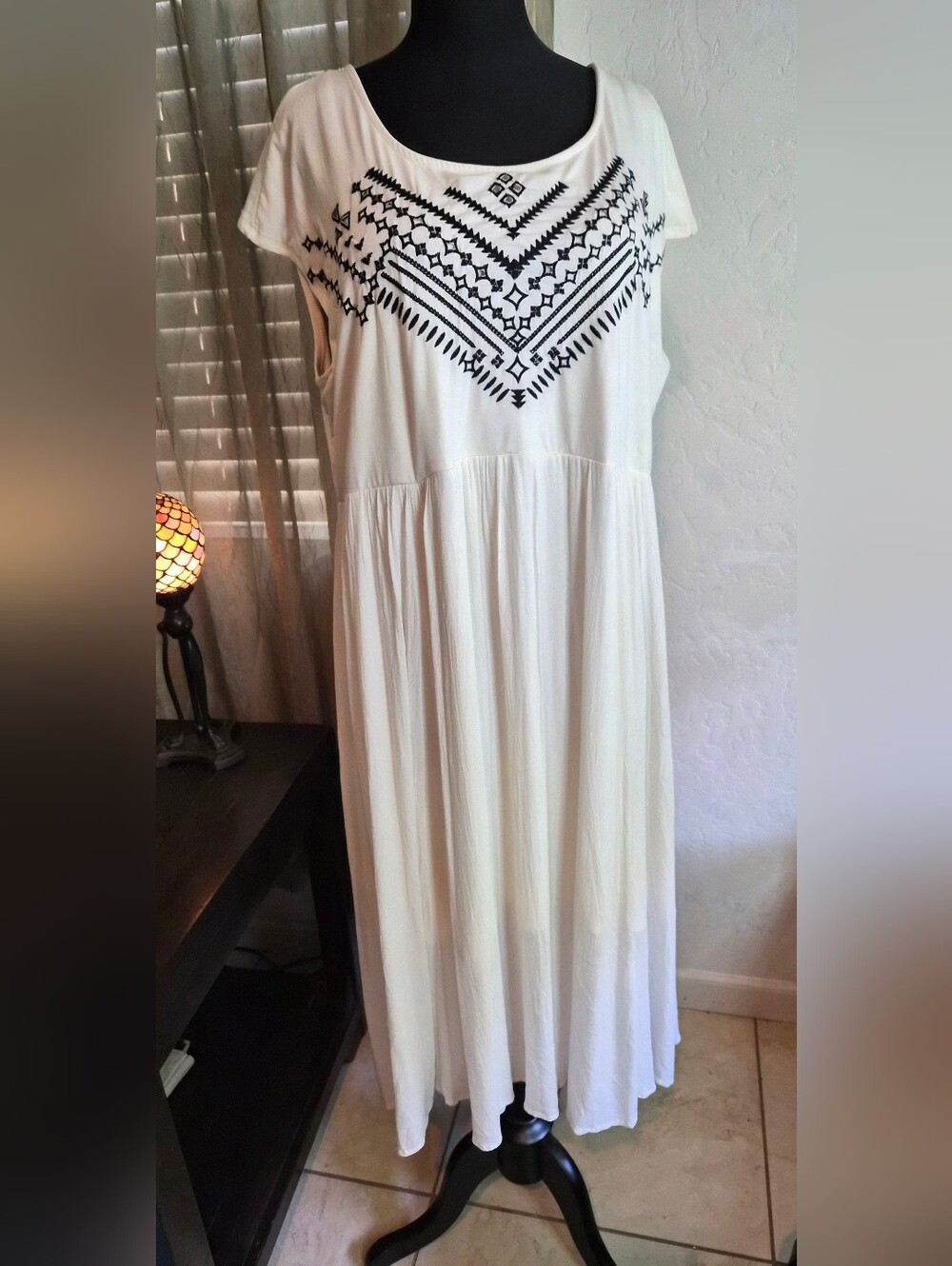 Torrid Boho Cream Maxi Dress w/ Black Embroidery #0373